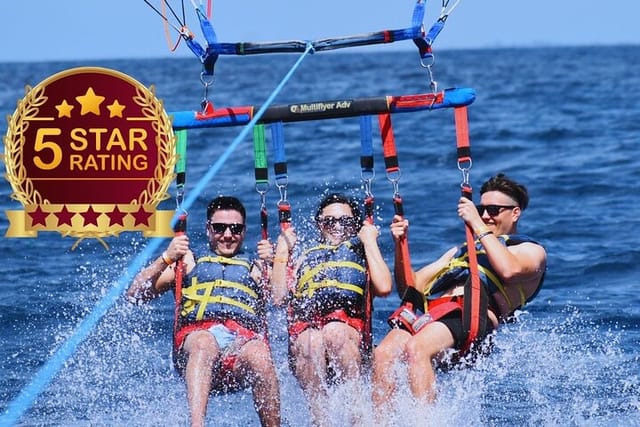 1000ft Parasailing Ride in Waikiki, Hawaii  - Photo 1 of 11